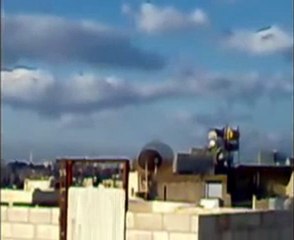 فري برس   حماة   أصوات القصف على المدينة في حي القصور 11 2 2012