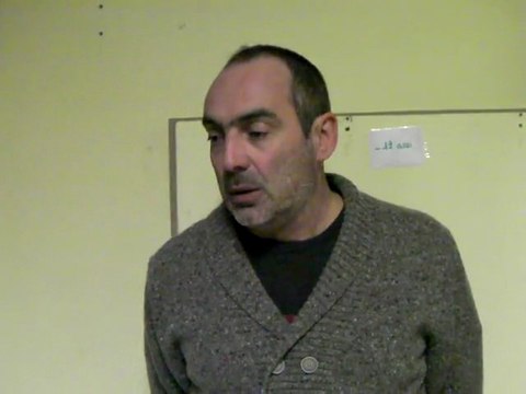 Mario Cuscusa réagit après la défaite des handballeuses péageoises face à Nîmes