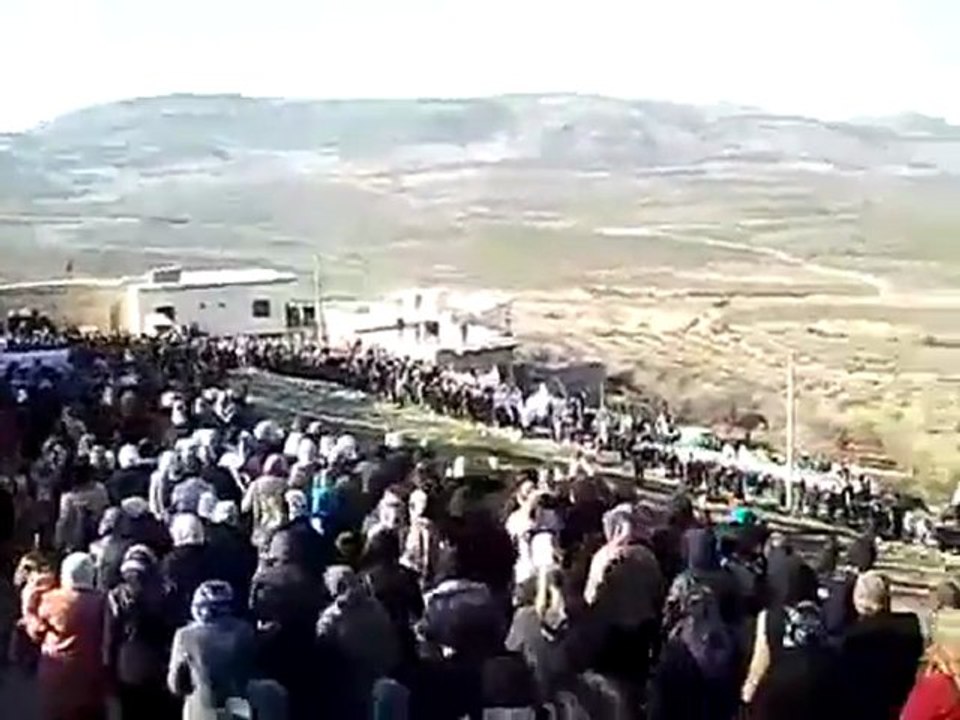 فري برس   حلب   عفرين    تشييع الشهيد شيرزاد حاج علمدار 11 2 2012 جـ1