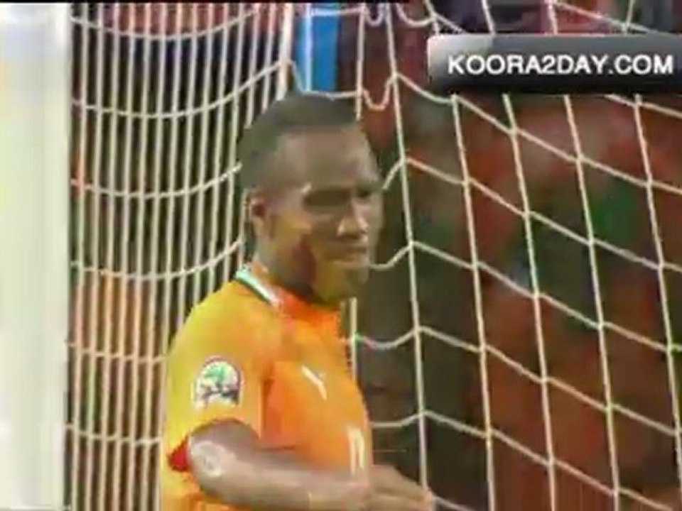 دروجبا يضيع ضربة جراء drogba penalty