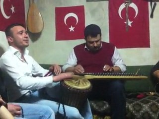 GEZDİĞİM DİKENLİ AŞK YOLLARINDA