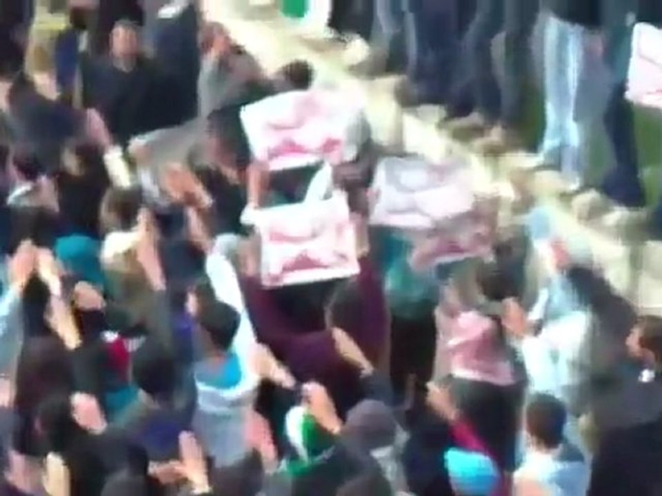 فري برس   درعا عتمان مظاهرة تقسم بمواصلة المظاهرات حتى اسقاط النظام الاحد 12 2 2012