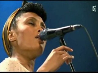 Imany  -  Kisses In The Dark   - Concert du 5-12-2011 -