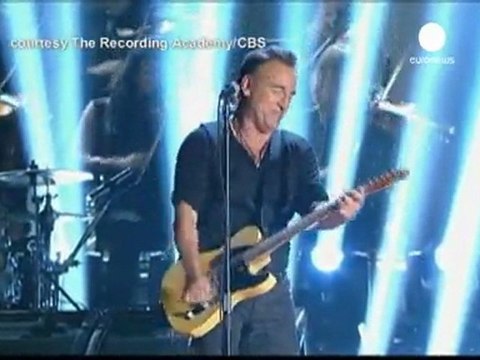 Adele e Foo Fighters trionfano ai Grammy Awards