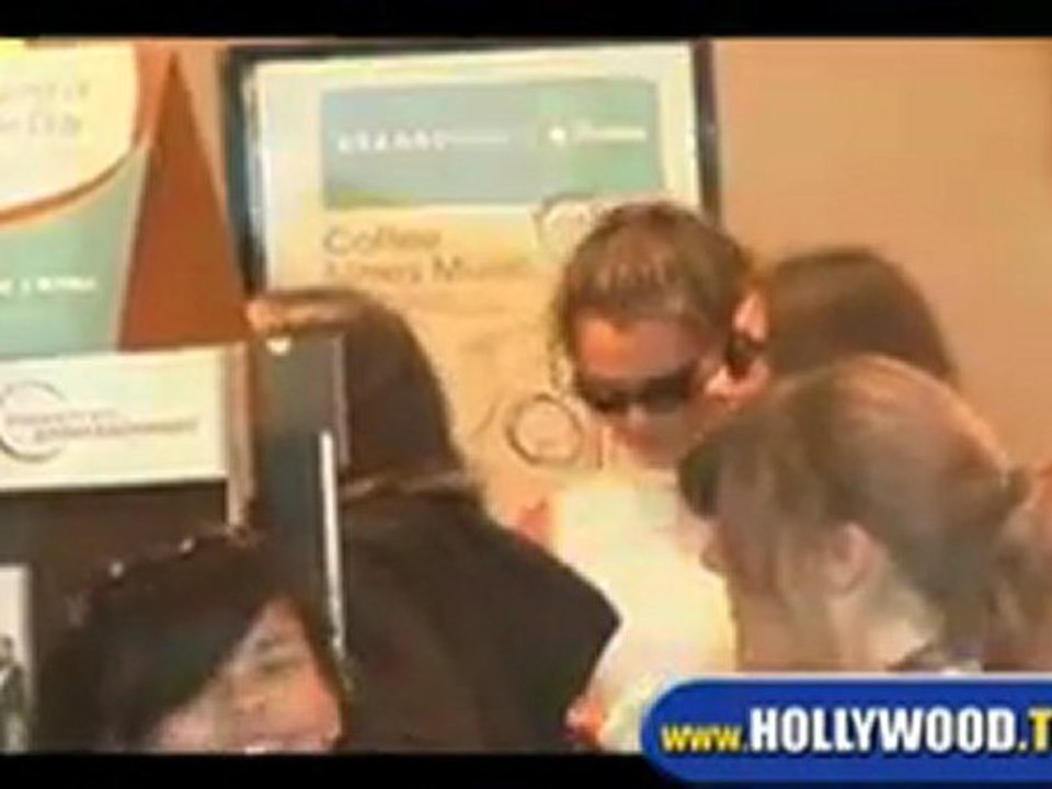 Britney Spears At Starbucks.