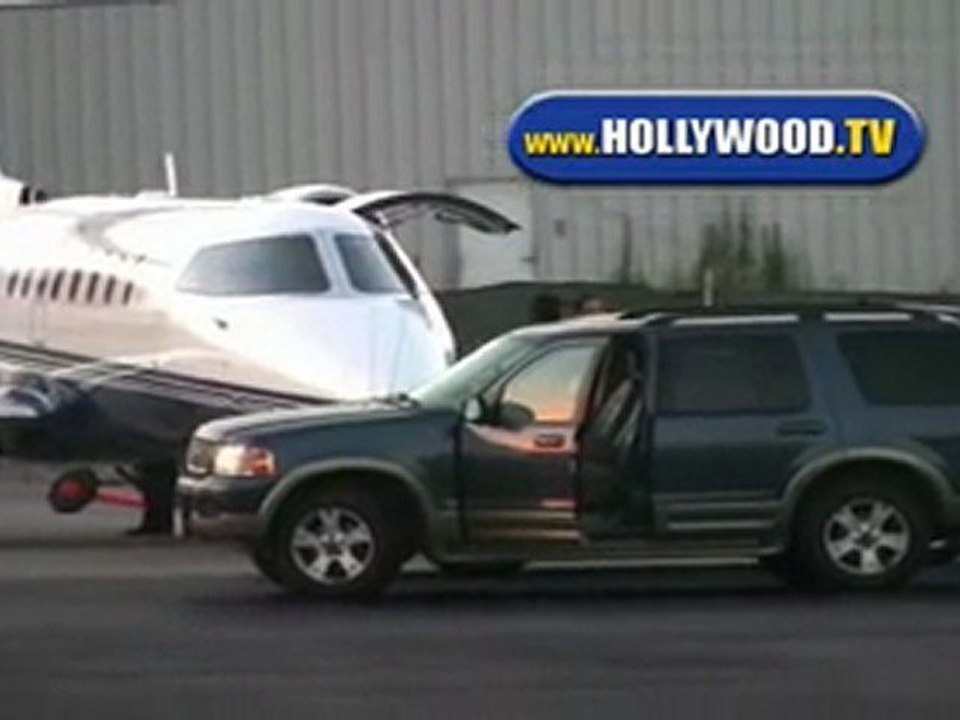 Britney Spears Leaves The Airport