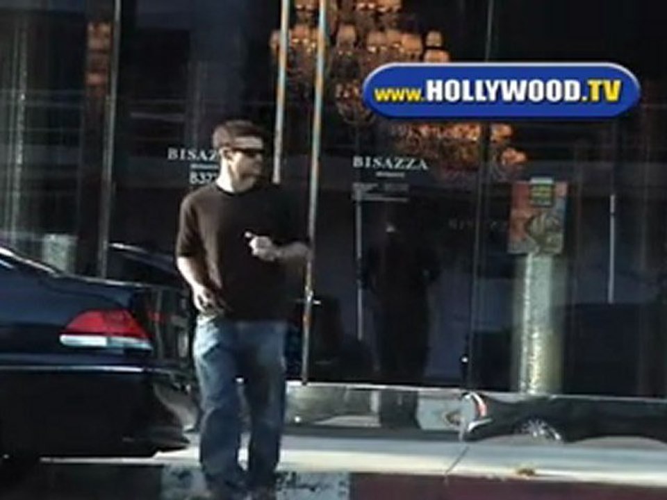 EXCLUSIVE: Justin Timberlake And Jessica Biel Kiss