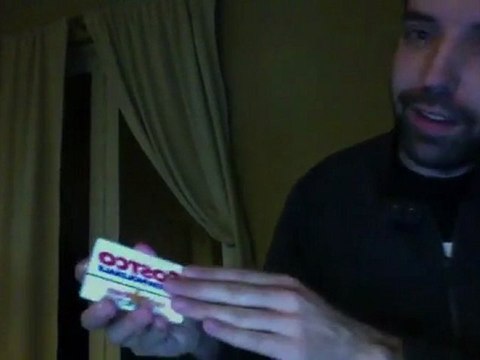 Tour de magie avec une carte bancaire