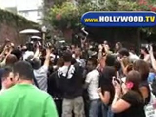 Paris Hilton Has Lunch At The Ivy Friday Afternoon