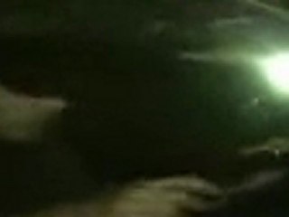 Isla Fisher Leaves Restaurant.