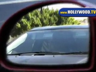 Kate Hudson Driving in Beverly Hills