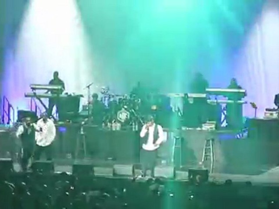 Bobby Brown arrive à Los Angeles pour réconforter Bobbi Kristina