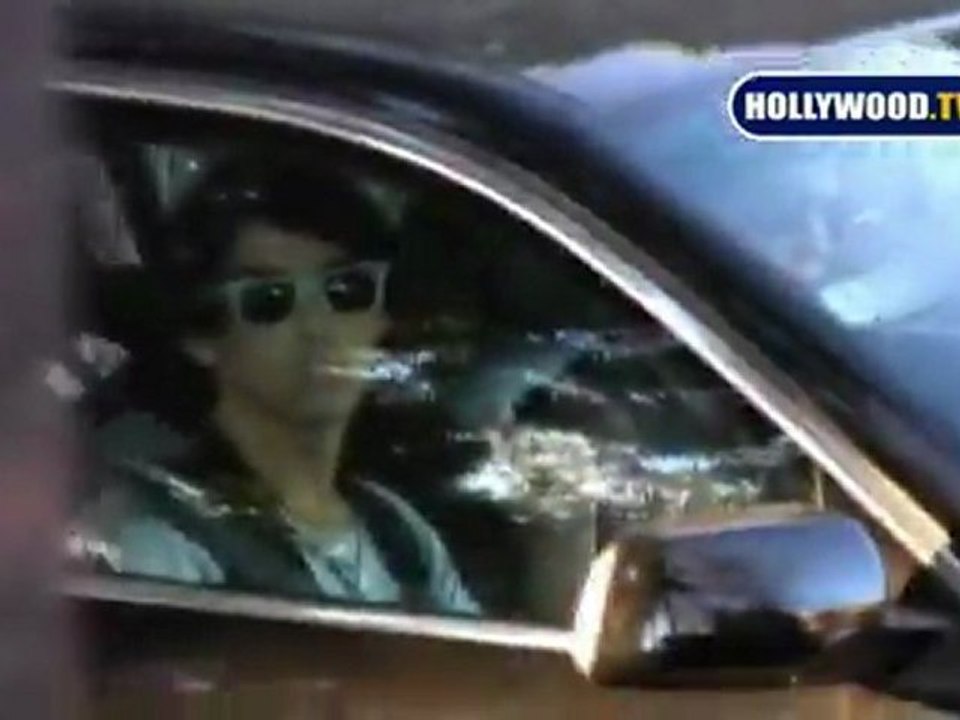 Jonas Brothers Bodyguard Gets Physical At Smashbox Studios