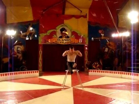 DMITRIY KHYZNIAK-equilibre-presents Art agency Valentino