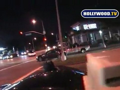 EXCLUSIVE: Christina Aguilera Smiles At Mozza.