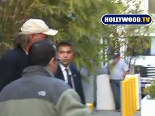 Jesse Ventura & Larry King Are All Smiles While Leaving CNN.