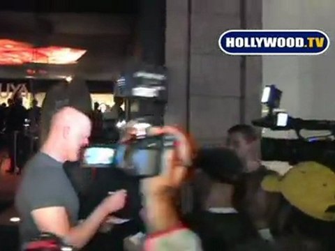 Derek Mears Signs Autographs For Fans.