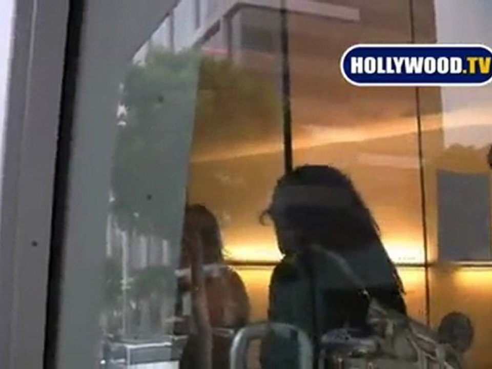 Rebecca Romijn Has A Big Day In Beverly Hills