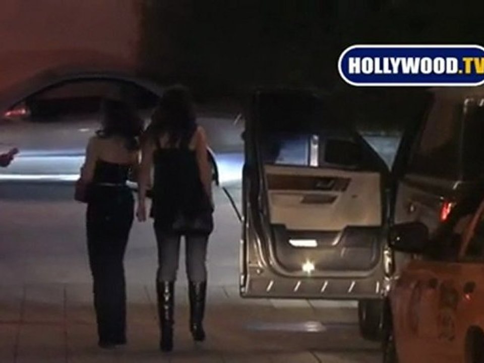 Rose McGowan Arrives At The Roosevelt Hotel