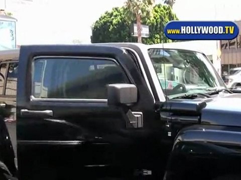 Joe Jackson Spotted at Liquor Store Before Michael Jacksons Funeral