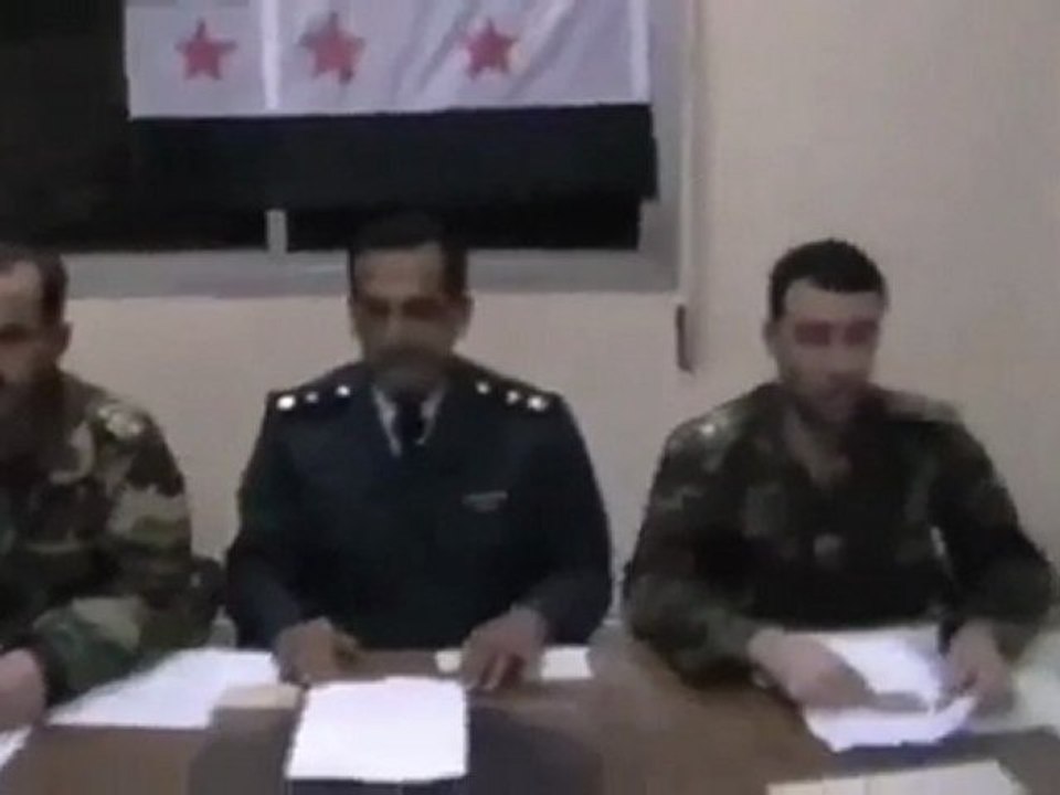 فري برس   انشقاق مقدم طيار ونقيبين والتحاقهم بالجيش الحر 13 2 2012