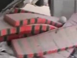 فري برس   حمص باباعمرو دمار منزل والصاروخ اخترق 4 جدران12 2 2012