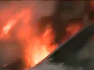 فري برس   حمص باباعمرو إحتراق سيارة وأحد المنازل 10 2 2012