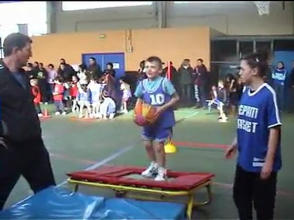 Plateau MiniBasket SeineetMarne Sud à MoretsurLoing Vidéo