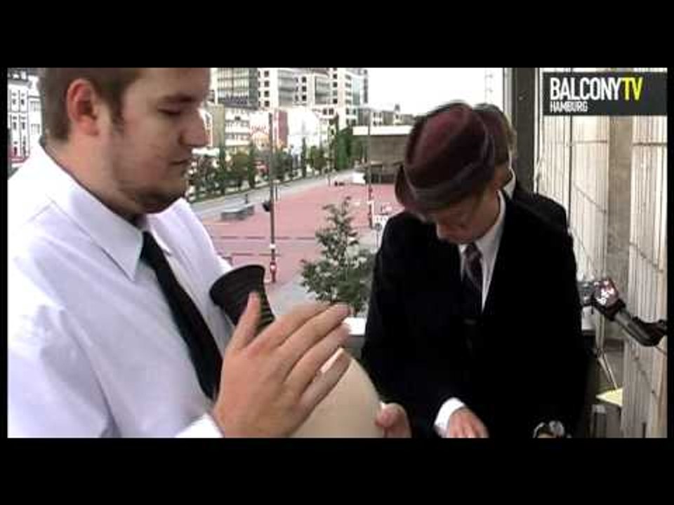 LAYABOUT (BalconyTV)