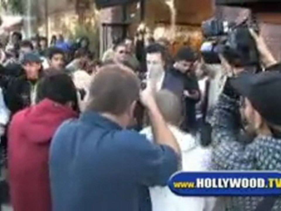 Tara Reid goes shopping on Friday on Robertson Blvd.