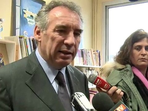 François BAYROU - rencontre avec des enseignants du groupe scolaire Monnet / Moulin