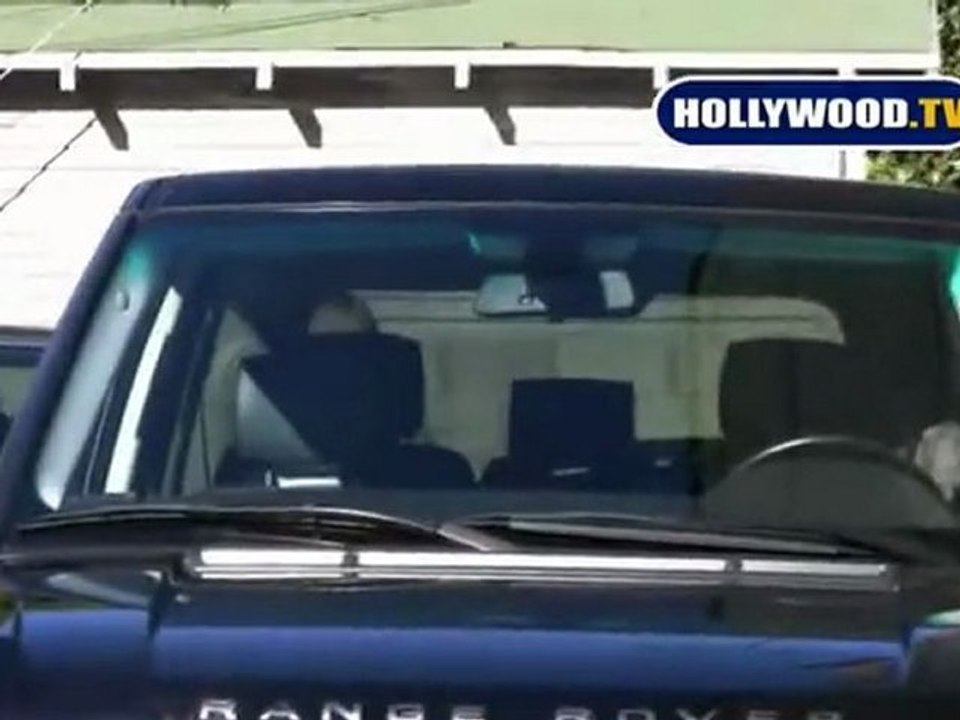 Nicky Hilton Looking Good Leaving B2V Salon