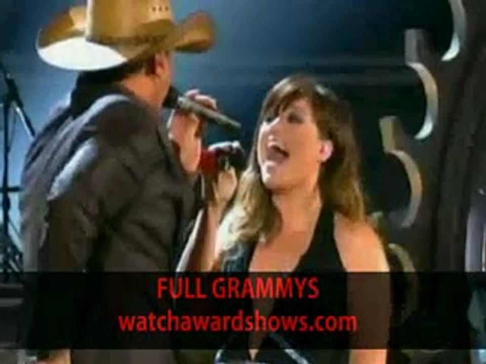 Jason Aldean and Kelly Clarkson Grammy performance