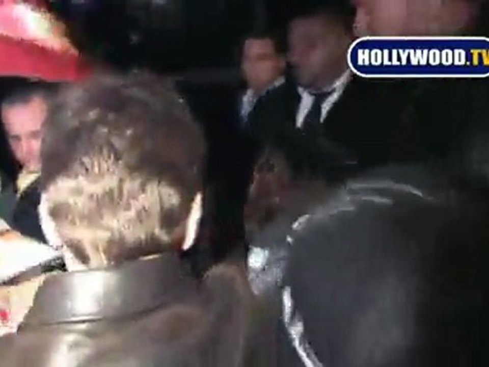 Eva Longoria Parker Gets Mobbed By Autographers