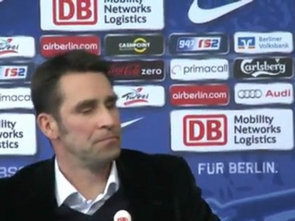 Bundesliga - Doll bei Hertha im Gespräch