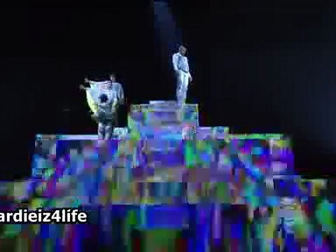 Chris Brown - Turn Up The Music & Beautifull People (live at 54th Grammys Awards 2012)