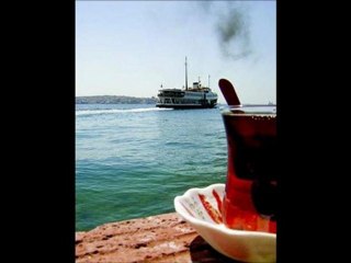 Aşk Cefa Ülkesinde Bir Umuttur