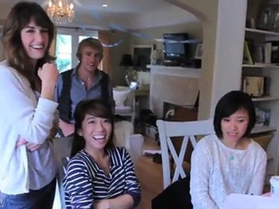 "Home is Where the Hans Are" - Extras 2: More Behind ...