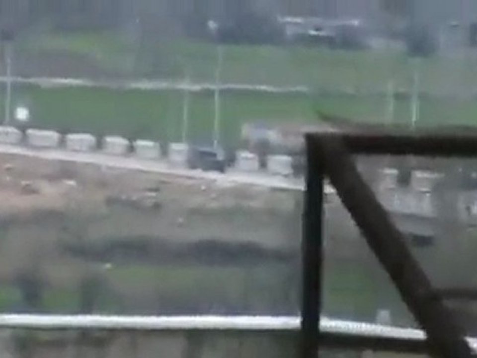 فري برس   حمص الوعر الجديد هجوم المدرعات وتحليق الطيران هام جداً للأعلام 14 2 2012