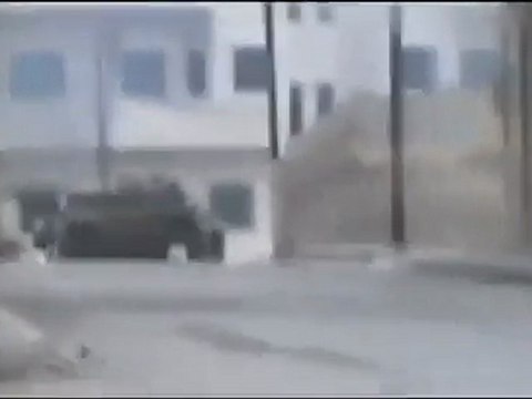 فري برس حماة الدبابات تقتحم حي الحميدية وتقصف عشوائيا 14 2 2012 ج1