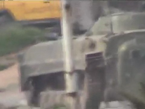 فري برس حماة اقتحام الجيش بالدبابات لحي مشاع الاربعين 14 2 2012