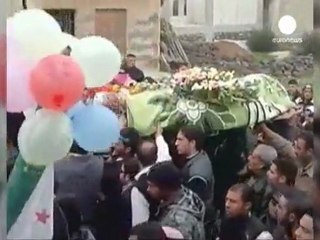 Le régime syrien intensifie son offensive sur Homs...