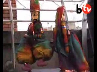 INDIAN PUPPET DOLL DANCE (BalconyTV)