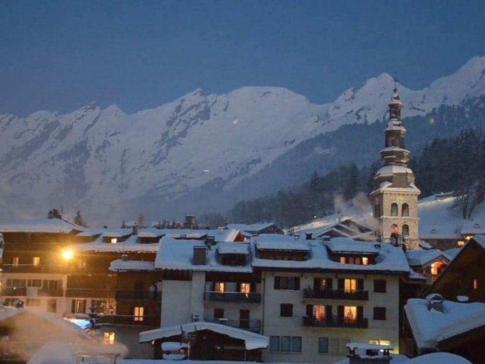 Coucher de soleil sur La Clusaz en time lapse