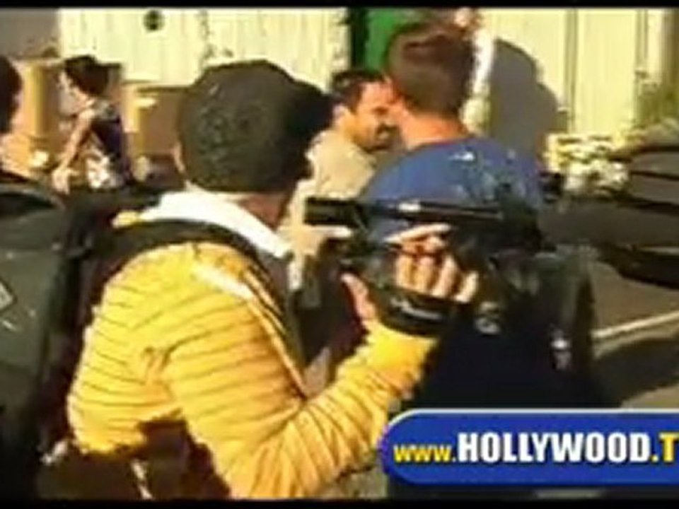 HOLLYWOOD.TV EXCLUSIVE: Coffee Thrown on Britney Spears Car