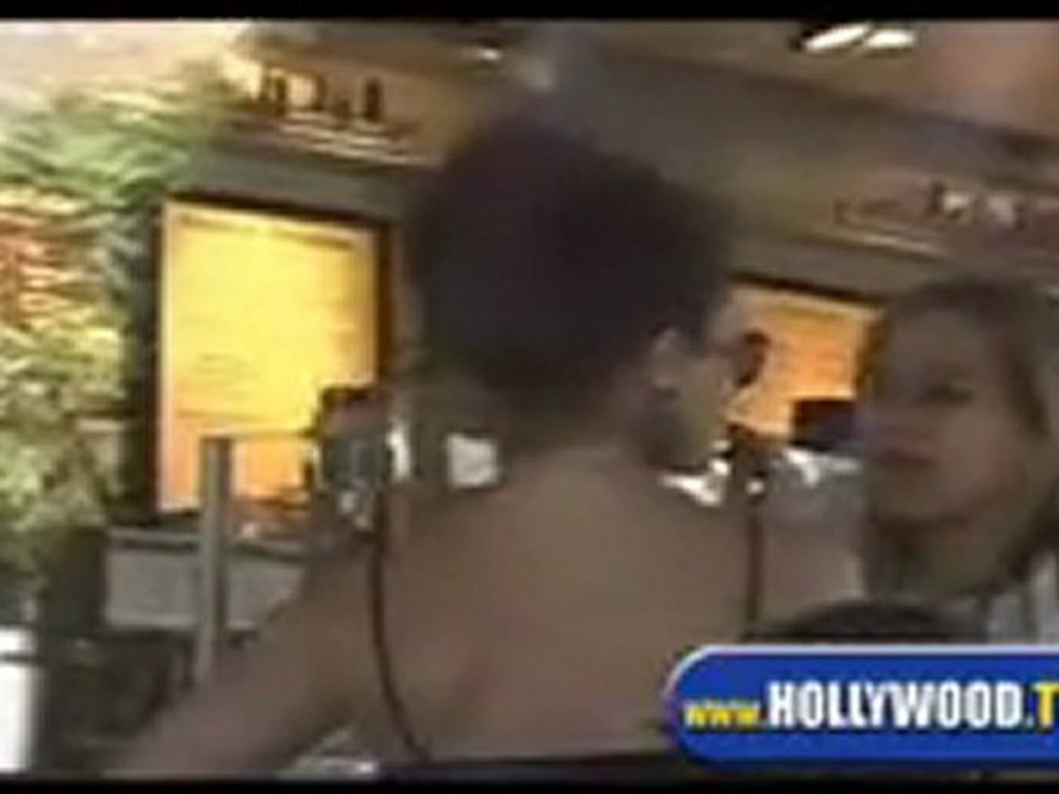 Britney Spears Goes to Starbucks