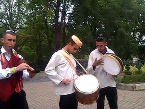 idbalen n' djurdjura (mariages-anniversaires-fiançailles-baptêmes-soirées....)contactez zoubir au 0619 99 01 93