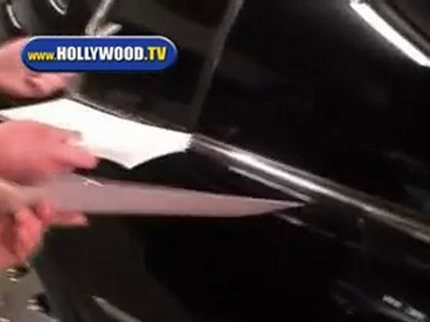 Mel Gibson Refuses to Sign Fans' Autographs