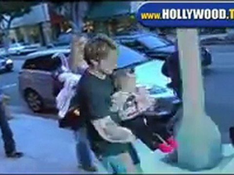 Larry Birkhead and Daughter Dannielynn Shopping