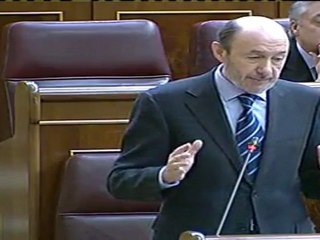 La reforma laboral enfrenta a Rajoy y Rubalcaba en el Congreso